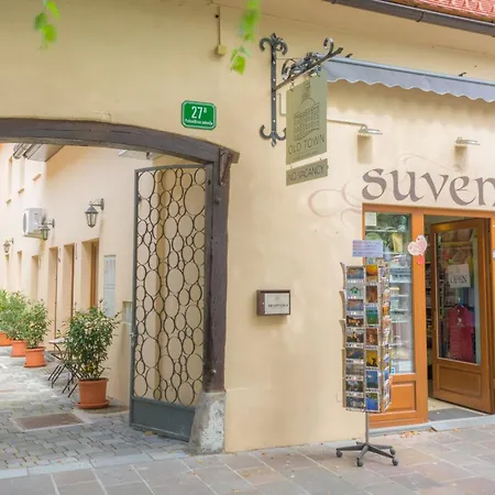 Апартаменты Old Town First Floor